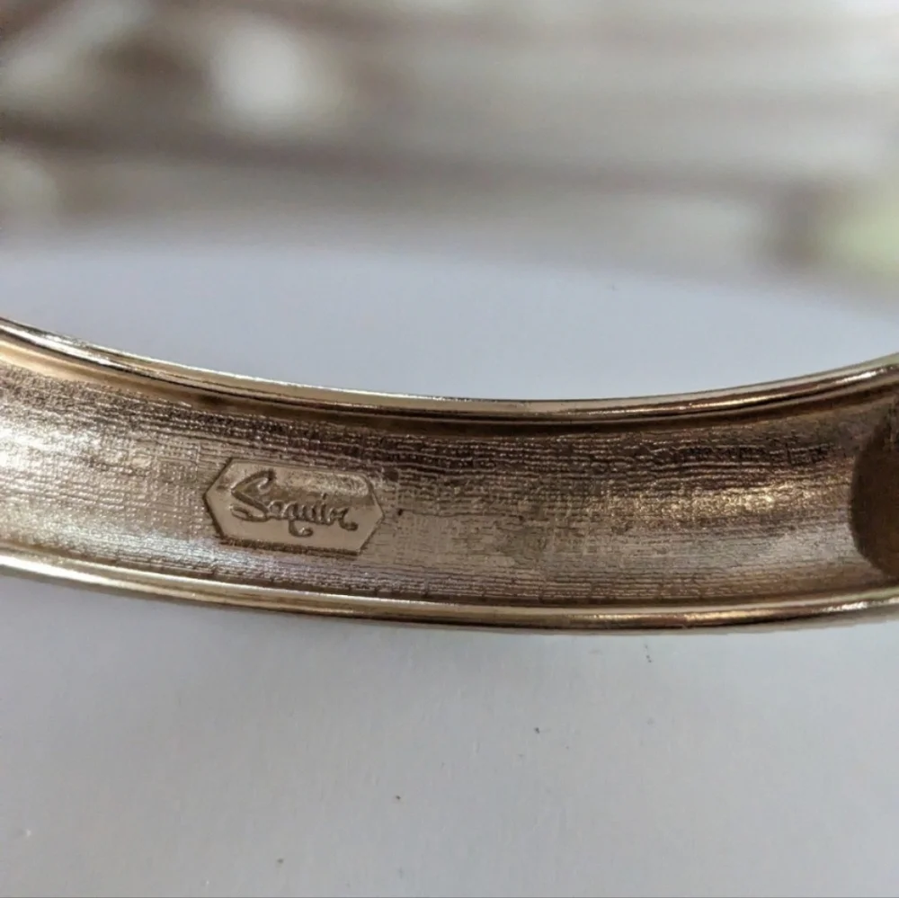 Sequin Elegant Gold and Cream Leaf Bangle